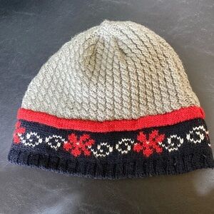 Turtle Fur Wool Knit Beanie Hat, Gray & Black with Red Design. OSFA.